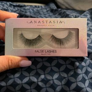 Anastasia eye lashes